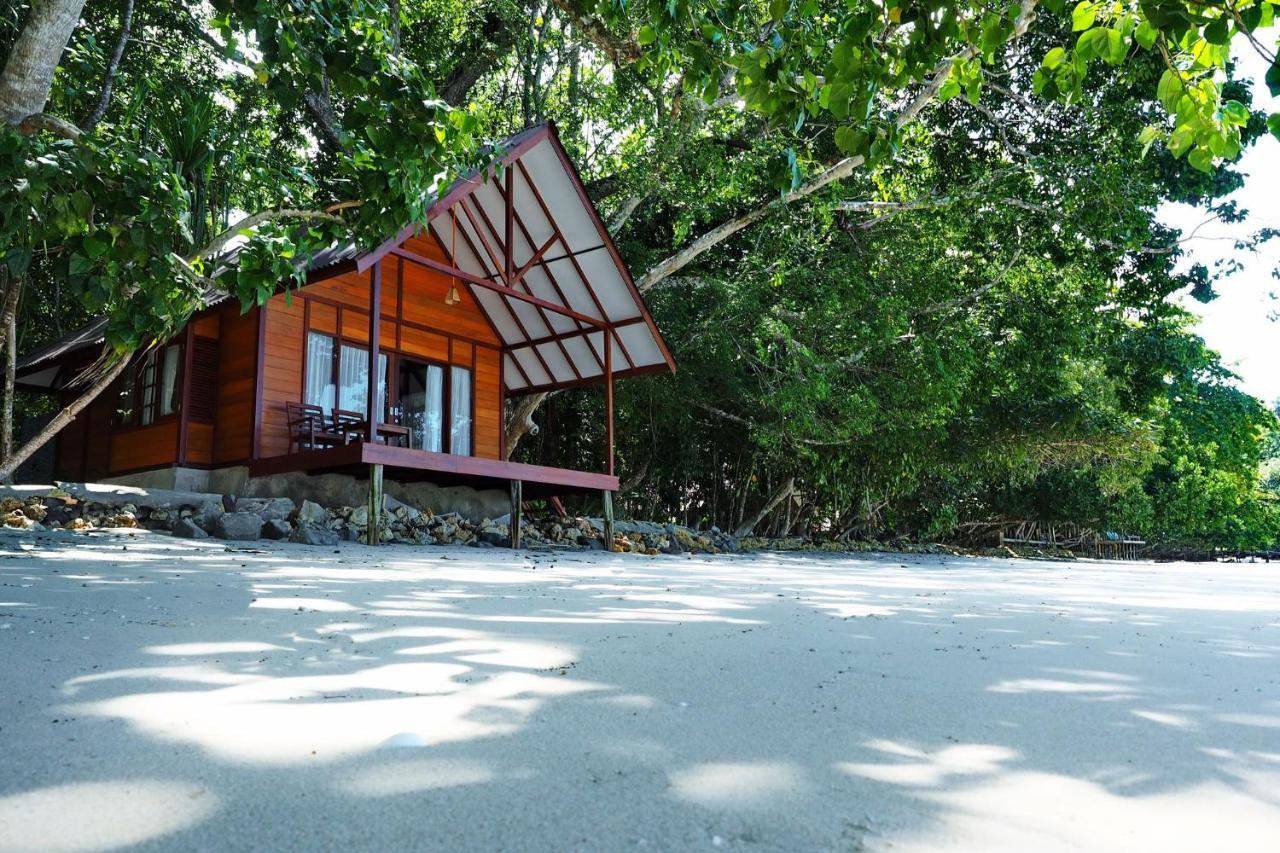 Waiwo Dive Resort Raja Ampat Рабия Экстерьер фото